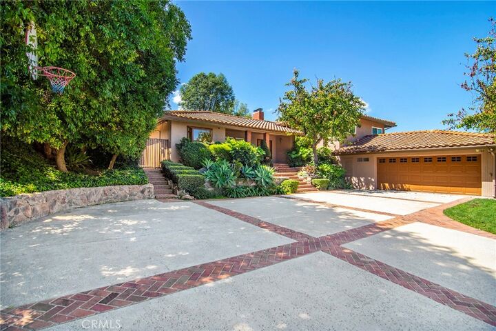 Property Photo:  22548 Waterbury Street  CA 91364 
