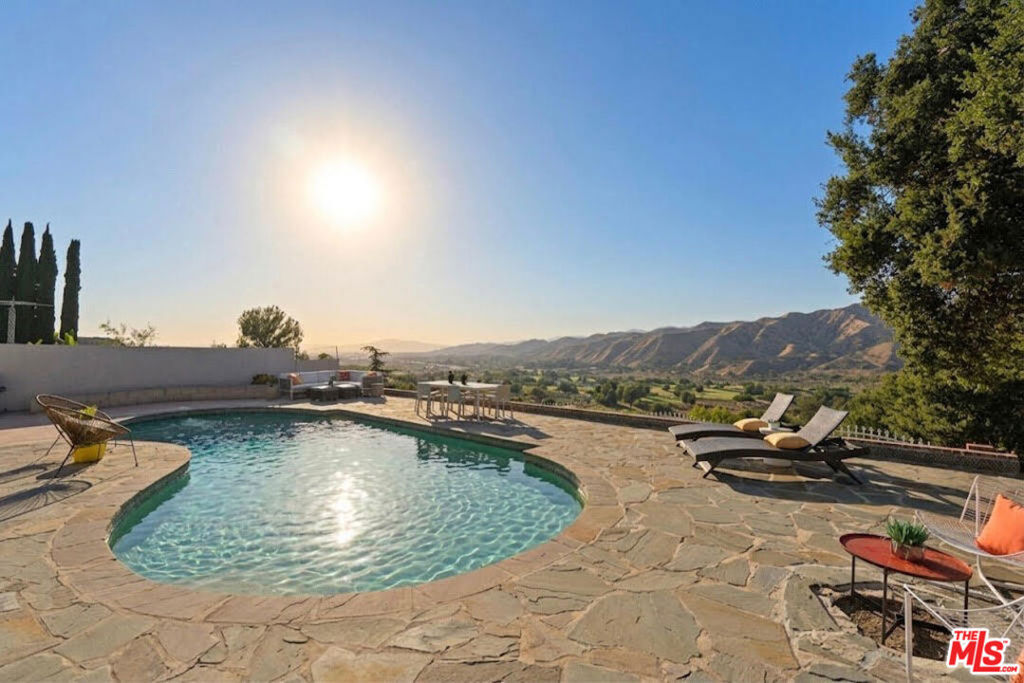 Property Photo:  8977 Riderwood Drive  CA 91040 