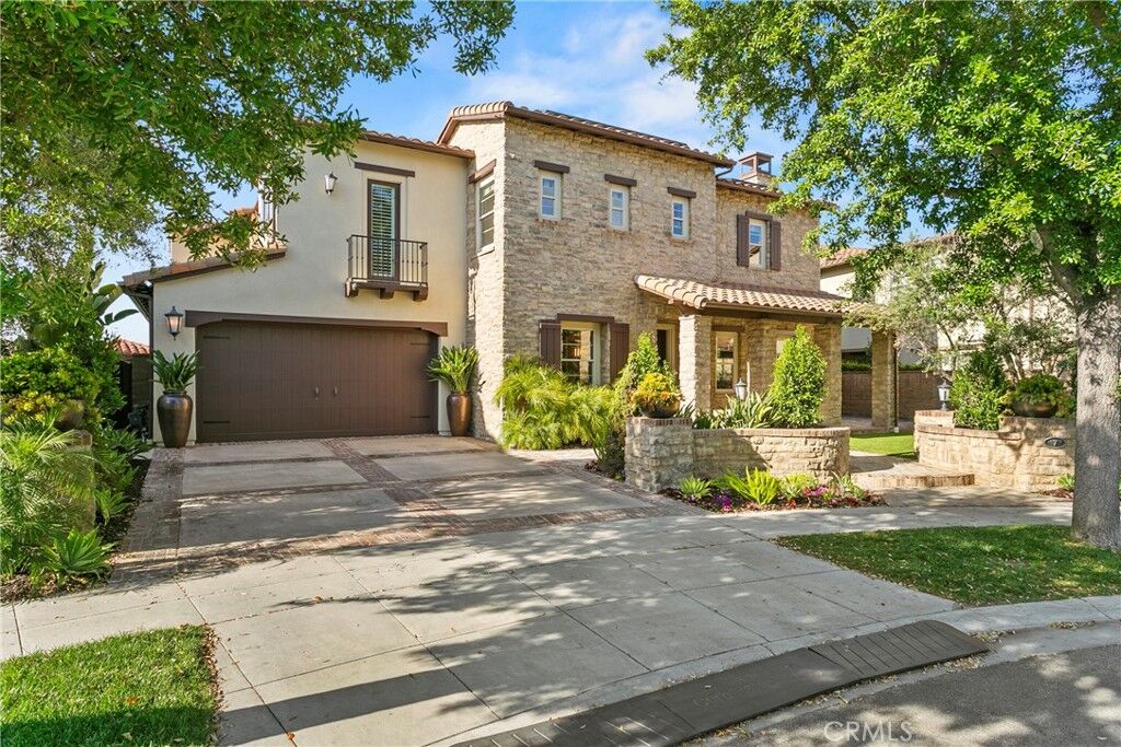 Property Photo:  7 Kent Court  CA 92694 