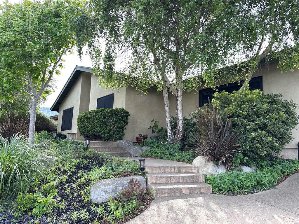 Property Photo:  641 University Drive  CA 93436 