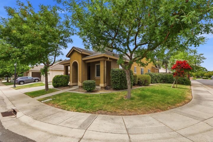 Property Photo: 789 Alcantar Circle CA 95834