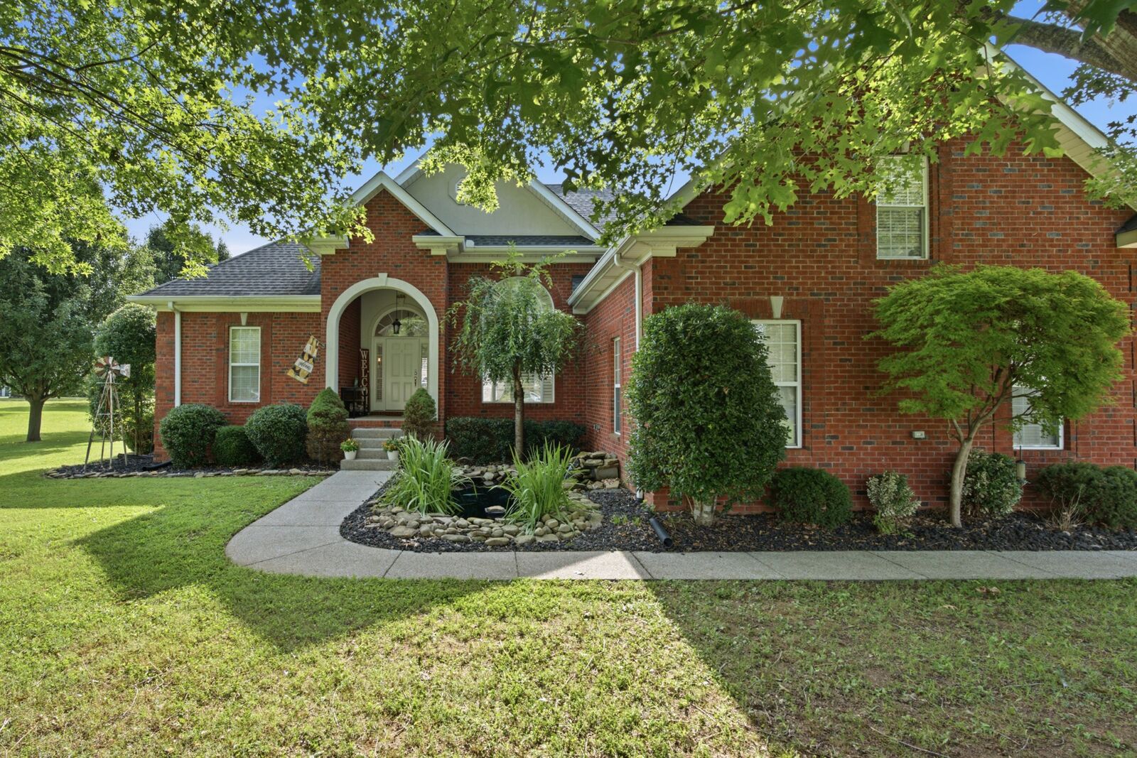 Property Photo:  421 Karlee Ct  TN 37087 