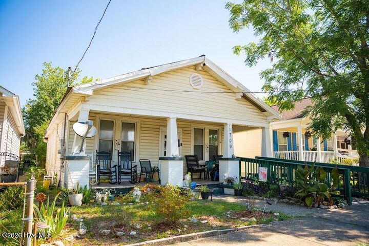 Property Photo:  1709 Queen Street  NC 28403 