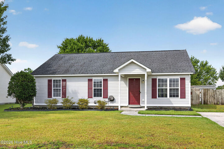 Property Photo:  2528 Bradfield Court  NC 28411 