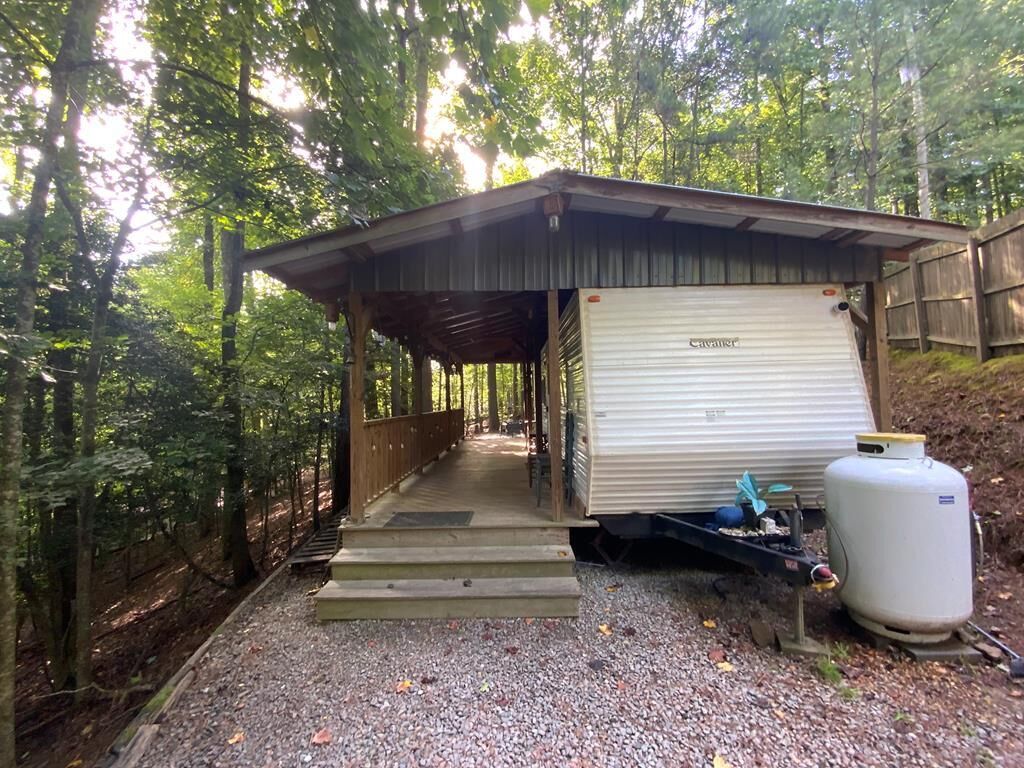 Property Photo:  176 14th Street  GA 30540 