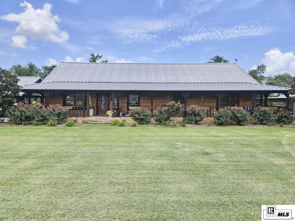 Property Photo: 8 Poverty Point Parkway LA 71232