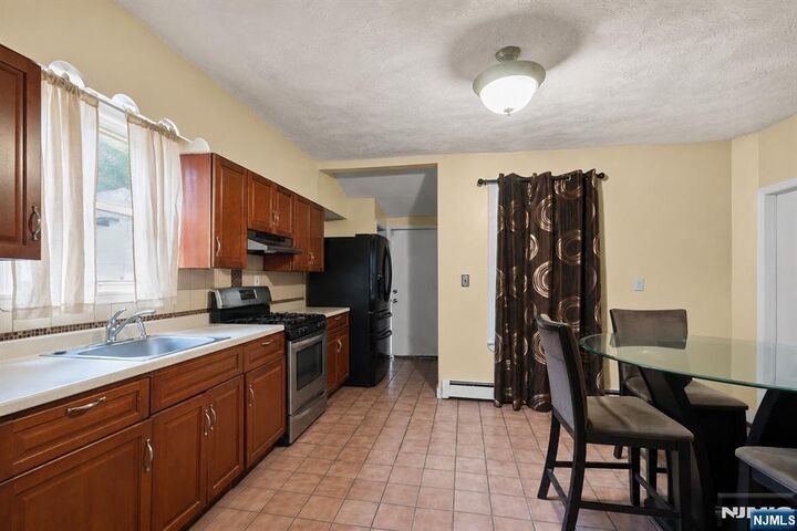 Property Photo: 526 E 25th Street NJ 07514