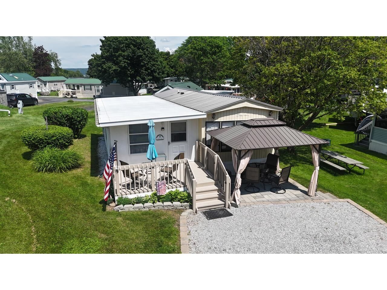 Property Photo: 33 Island Circle VT 05486