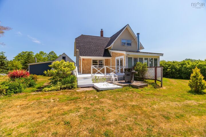 3327 Clementsvale Road — photo 1