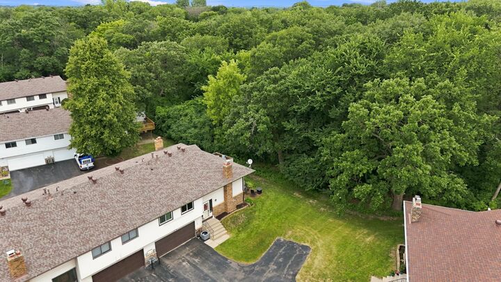 Property Photo:  1711 Hickory Hill Drive  MN 55122 