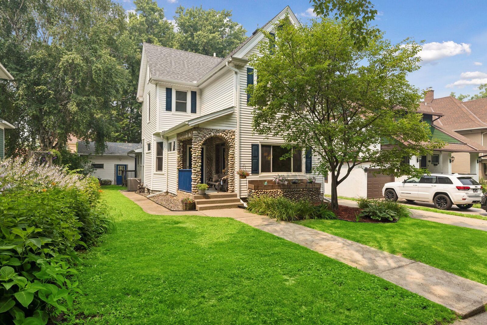 Property Photo: 657 Delaware Avenue MN 55107