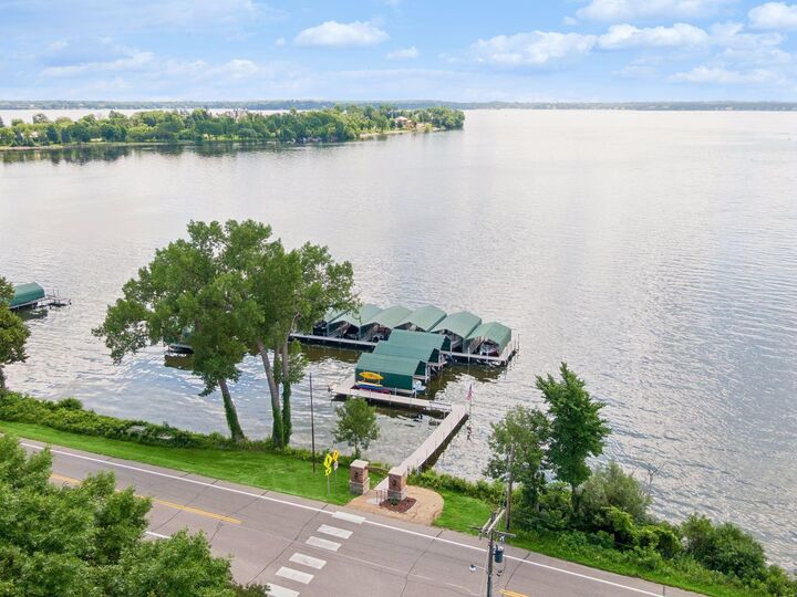 Property Photo:  1155 Heritage Lane  MN 55391 