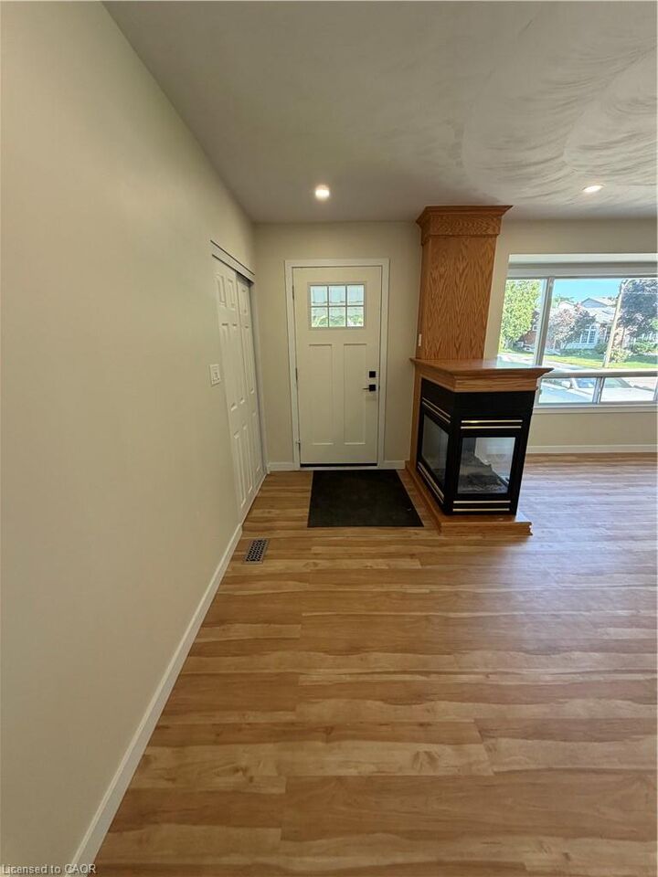 Property Photo: 21 Crane Court ON L9A 3Z1