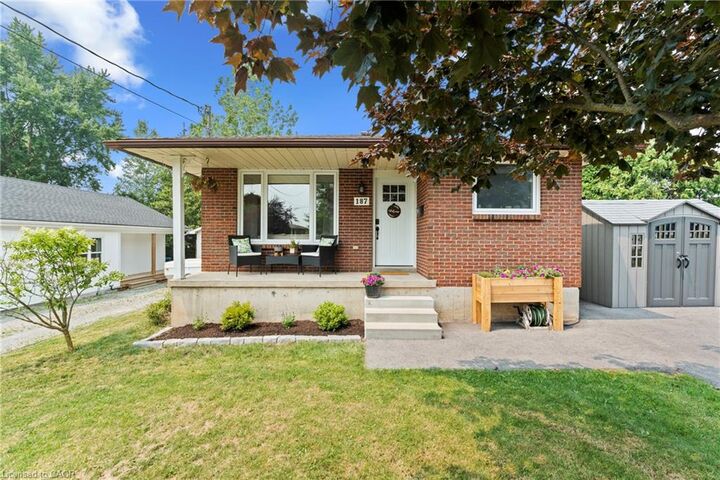 Property Photo:  187 Dufferin Street  ON L0R 2A0 