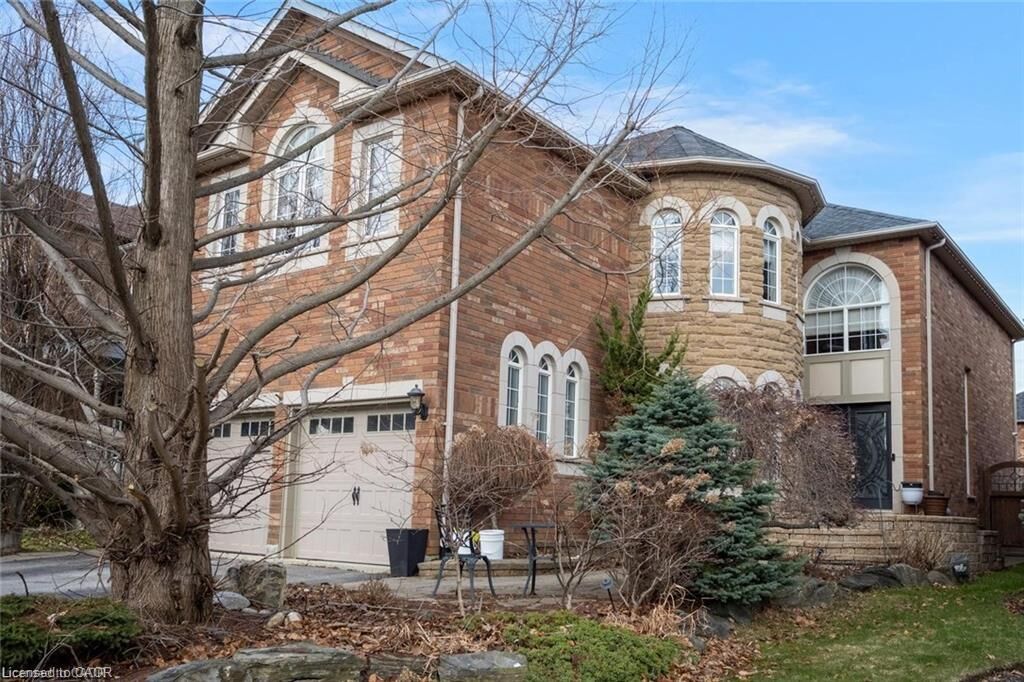 Property Photo: 34 Forsyth Crescent ON L7G 6G3