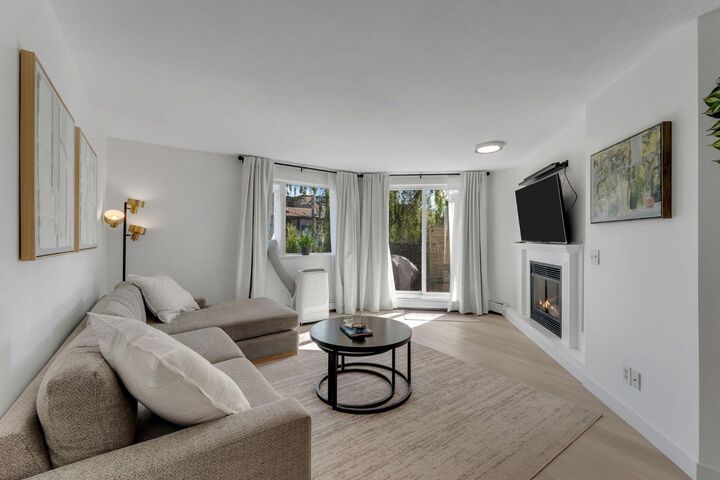 Property Photo: 705 56 Avenue SW 302 AB T2V 0G9