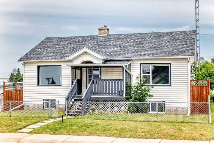 Property Photo: 5040 46th Street AB T4G 1L6