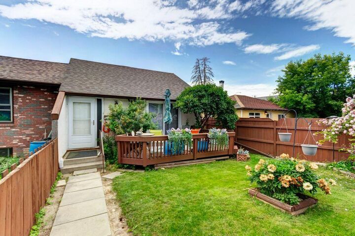Property Photo: 2009 41 Street SE AB T2B 1C5