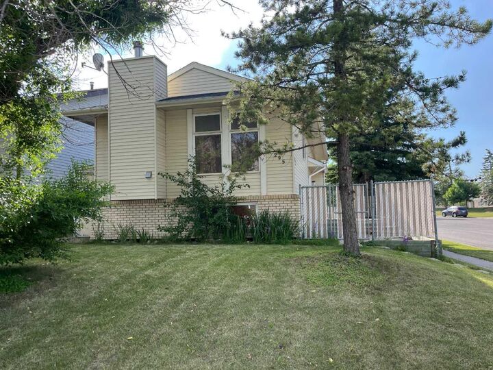 295 Edgepark Boulevard NW — photo 1