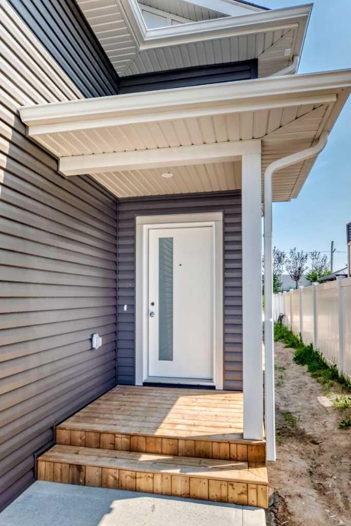 Property Photo: 121 Aztec Crescent AB T4M 0M7