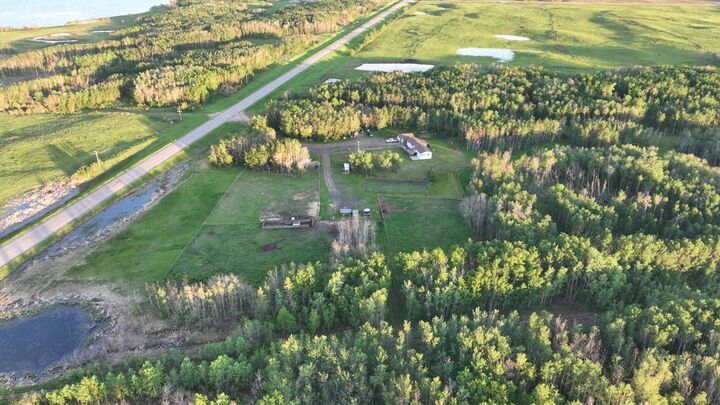 Property Photo: SE-34-52-23-W3 Rm Of Frenchman Butte No. 501 SK S0M 2G0