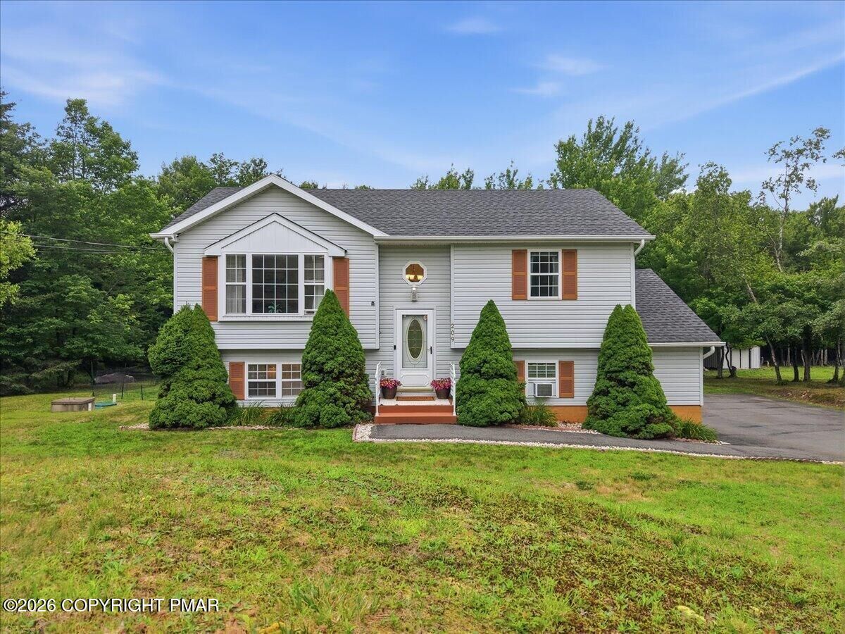 Property Photo: 209 Center Drive PA 18610