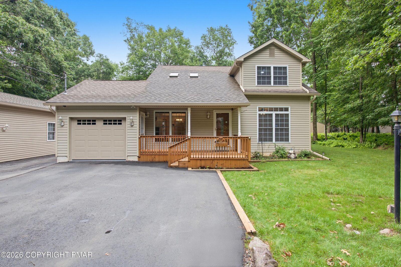 Property Photo:  12 Sidney Mews  PA 18210 