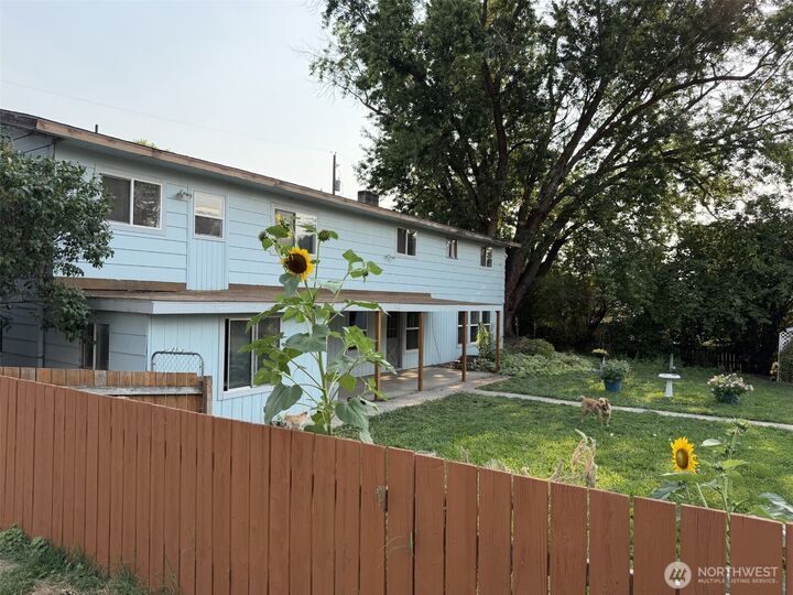Property Photo: 956 Brickner Road WA 99324