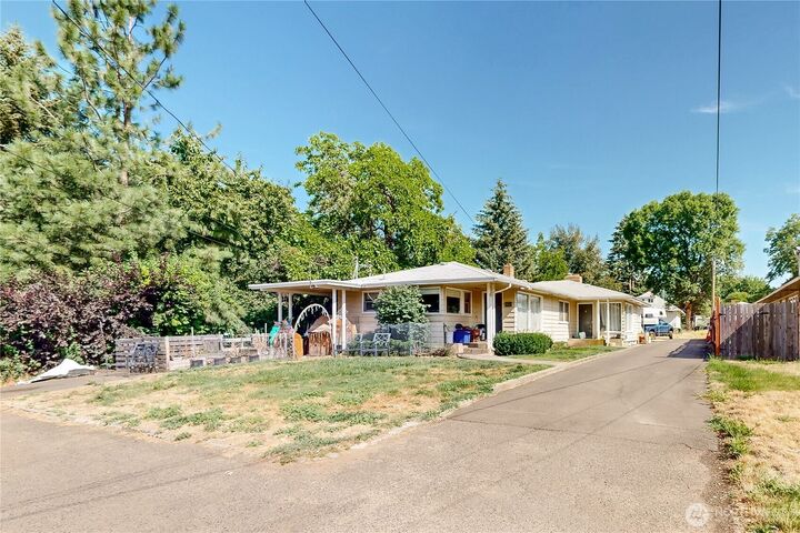 Property Photo: 1851 Carl Street WA 99362