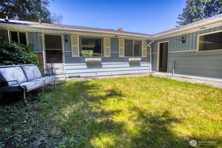 Property Photo: 11826 NE Manzanita Lane WA 98110