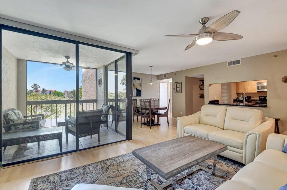 Property Photo: 950 Lavers Circle F309 FL 33444