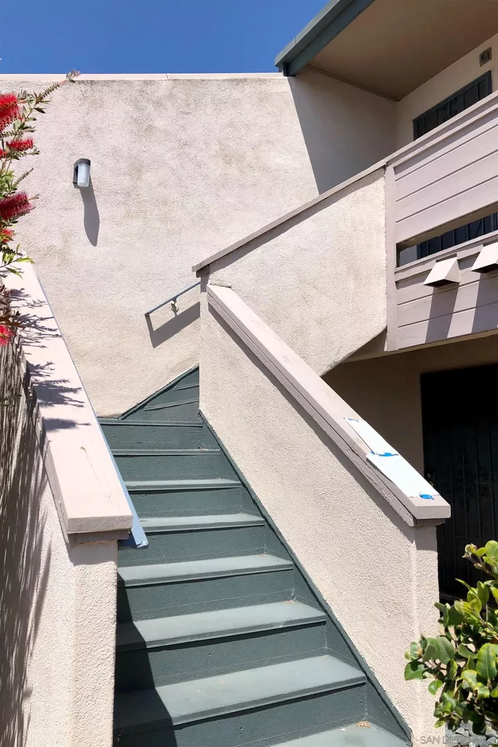 Property Photo: 3254 Ashford St H CA 92111