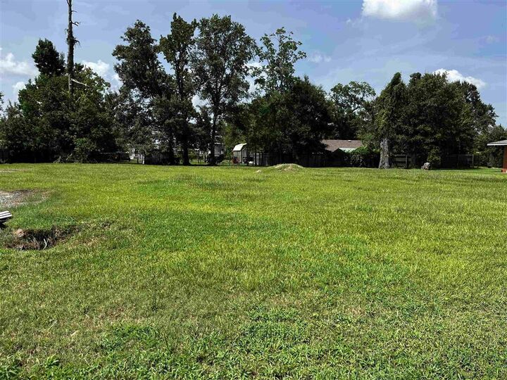 Property Photo:  2211 Division Road  LA 70663 