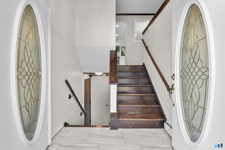 Property Photo:  14 Briar Lane  CT 06002 