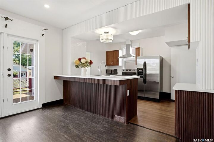 721 College Avenue — photo 1