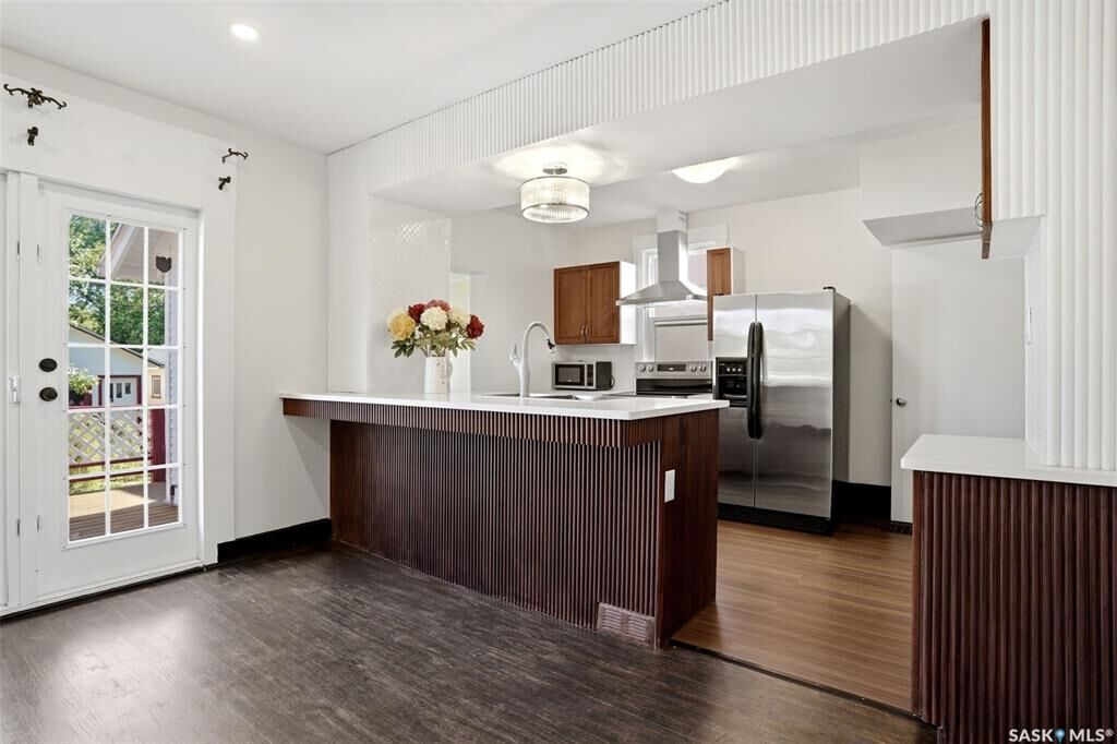 Property Photo: 721 College Avenue SK S4N 0X8