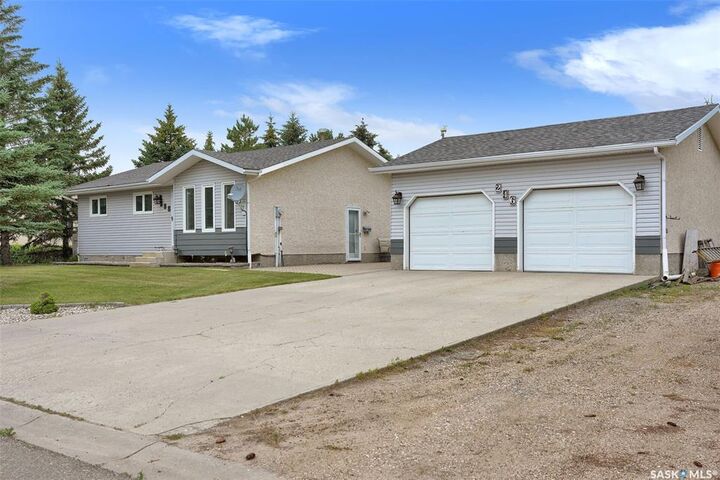 Property Photo: 246/242 Westview Drive SK S0G 0E0