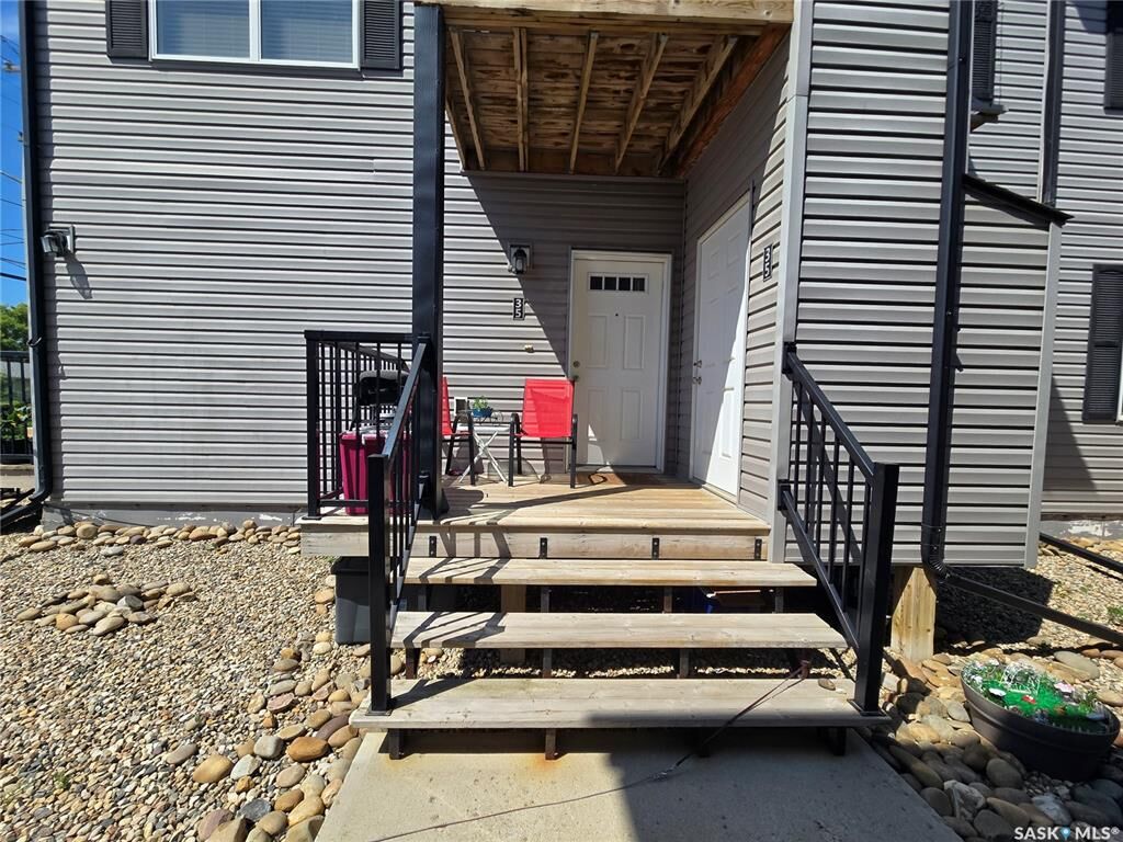 Property Photo:  1275 South Railway Street E 35  SK S9H 5P3 
