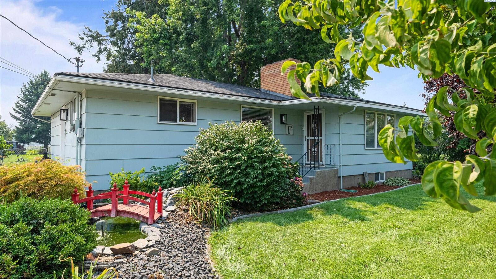Property Photo:  4019 W 4th Ave  WA 99336 