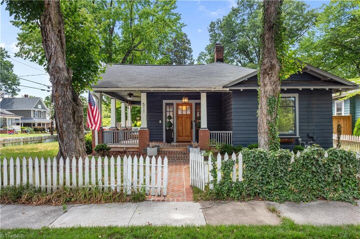 Property Photo: 511 Charter Place NC 27405