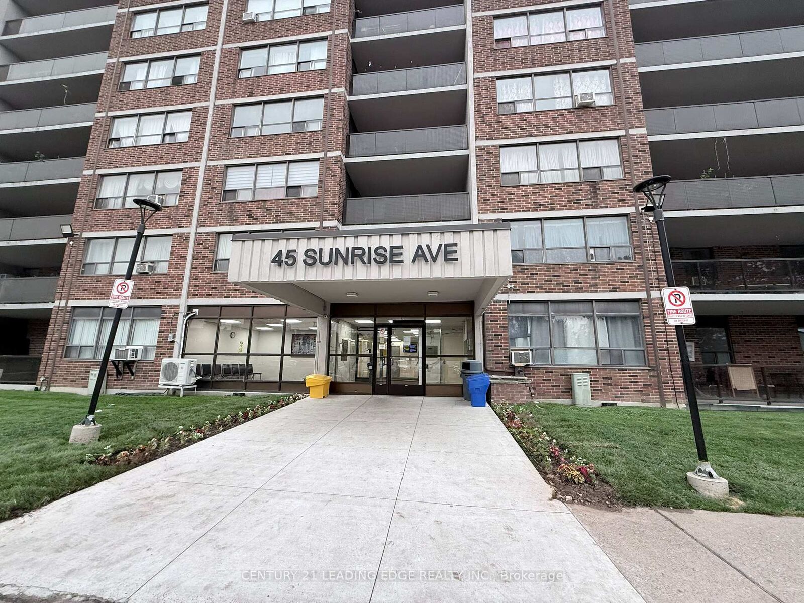 Property Photo: 45 Sunrise Avenue 701 ON M4A 2S3