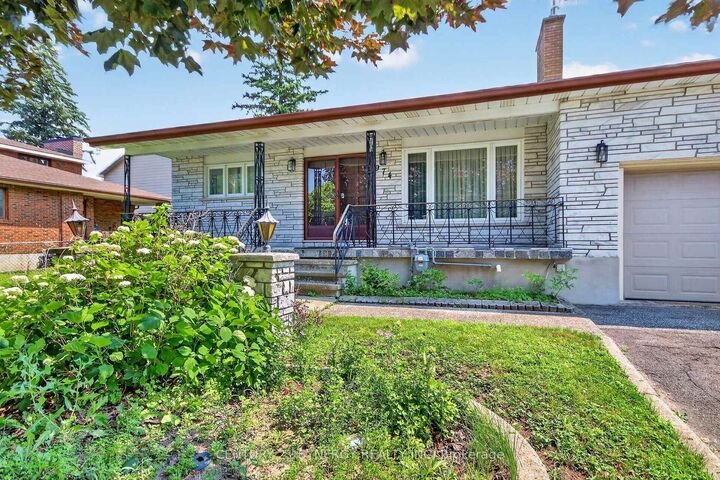 Property Photo:  974 Greenbriar Avenue  ON K2C 0J7 