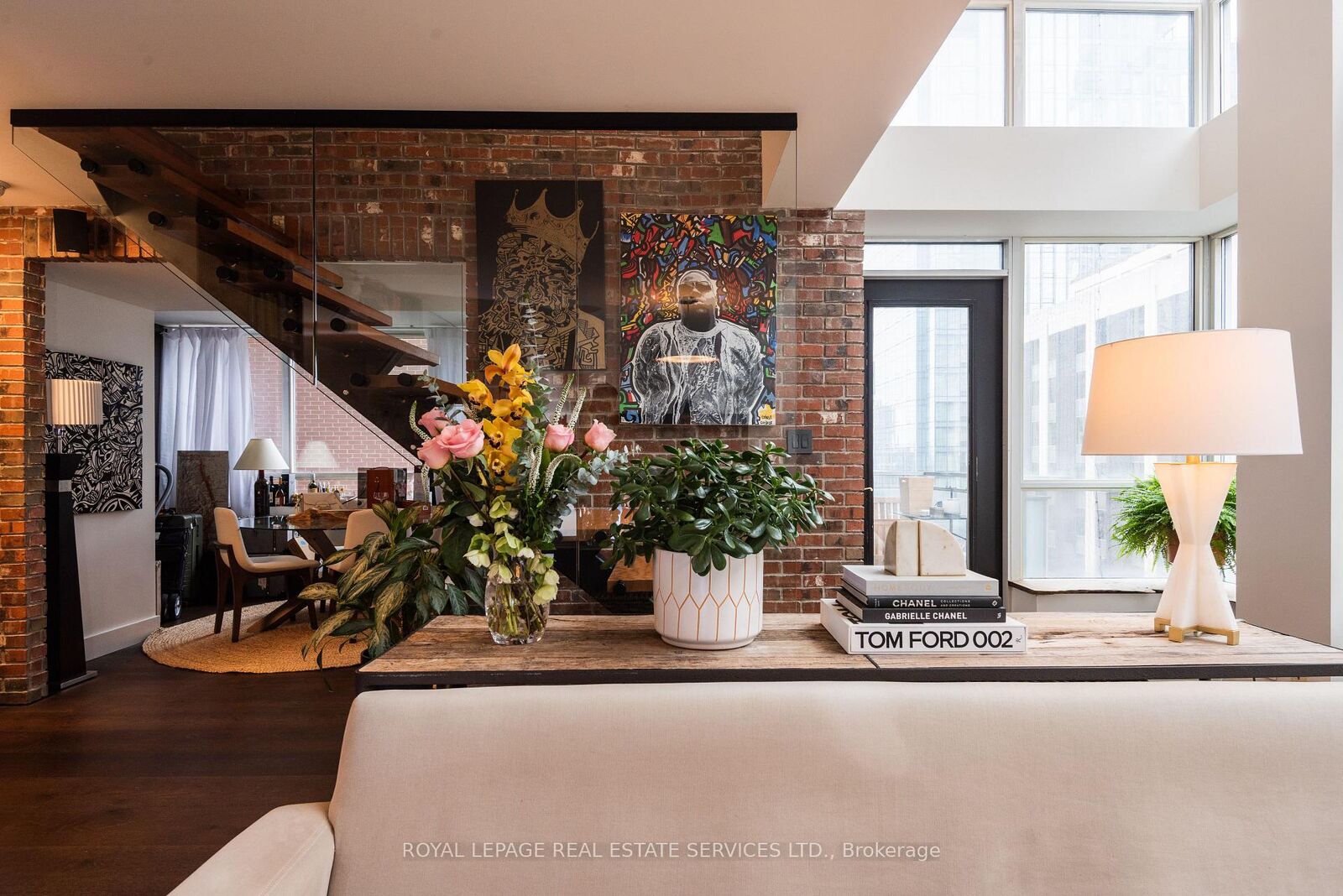 Property Photo: 80 Cumberland Street 709 ON M5R 3V1