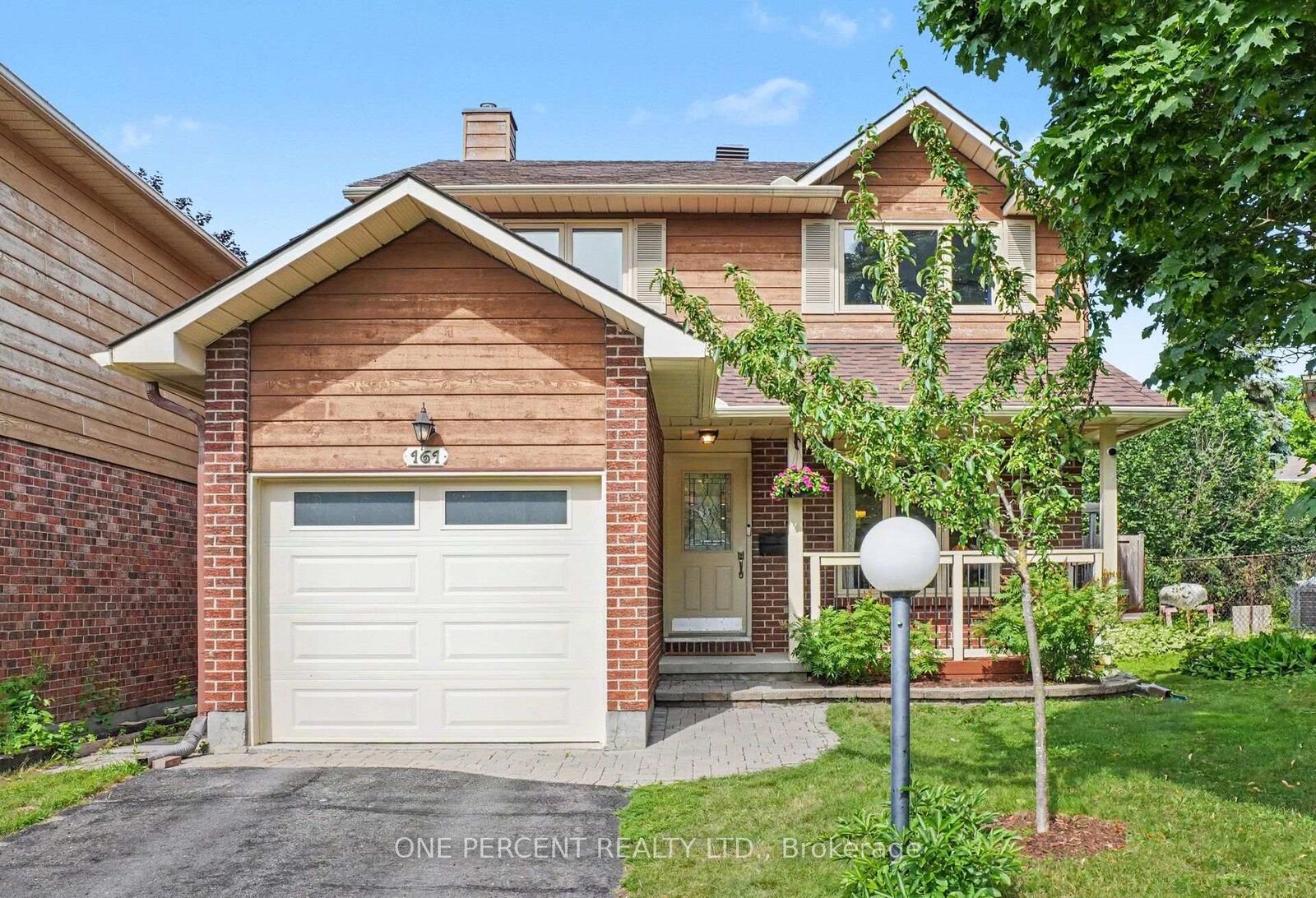 Property Photo: 161 Beechfern Drive ON K2S 1E3