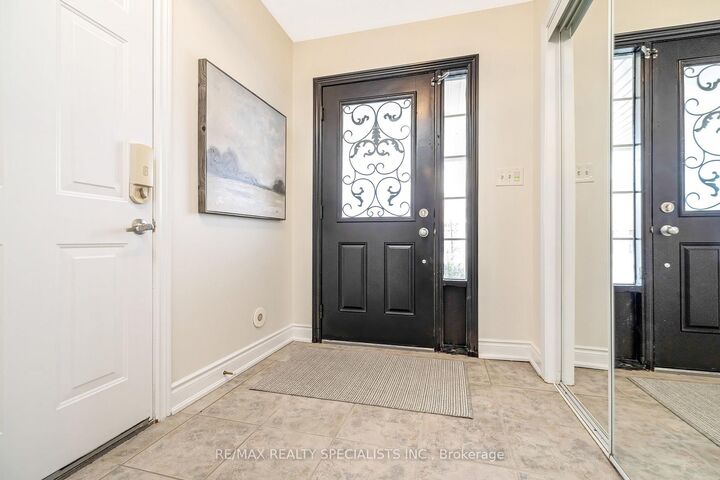 Property Photo: 3032 Drumloch Avenue ON L6M 5H8