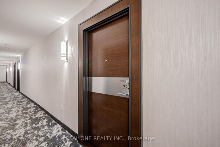 Property Photo:  10 Capreol Court 727  ON M5V 4B3 