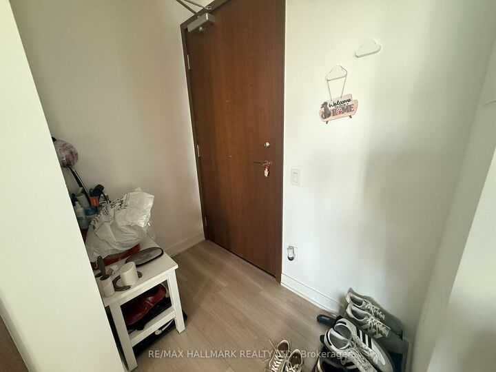 Property Photo: 17 Bathurst Street 3206 ON M5V 0N1
