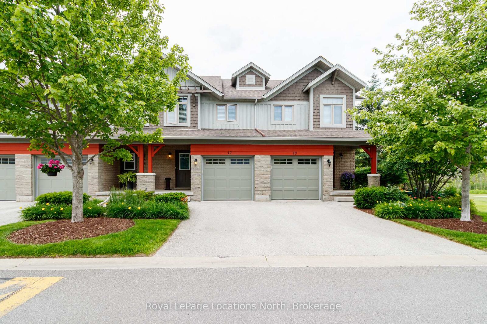 Property Photo:  12 Silver Glen Boulevard  ON L9Y 0G9 