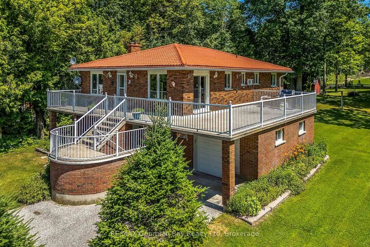 25 Albert Avenue — photo 1