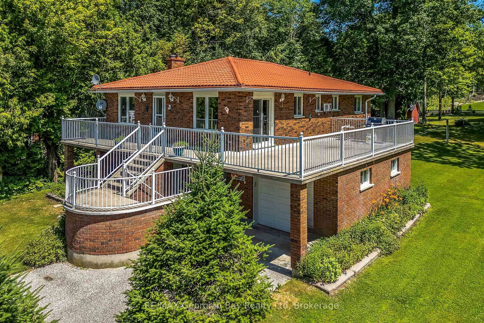 Property Photo: 25 Albert Avenue ON L0L 2J0